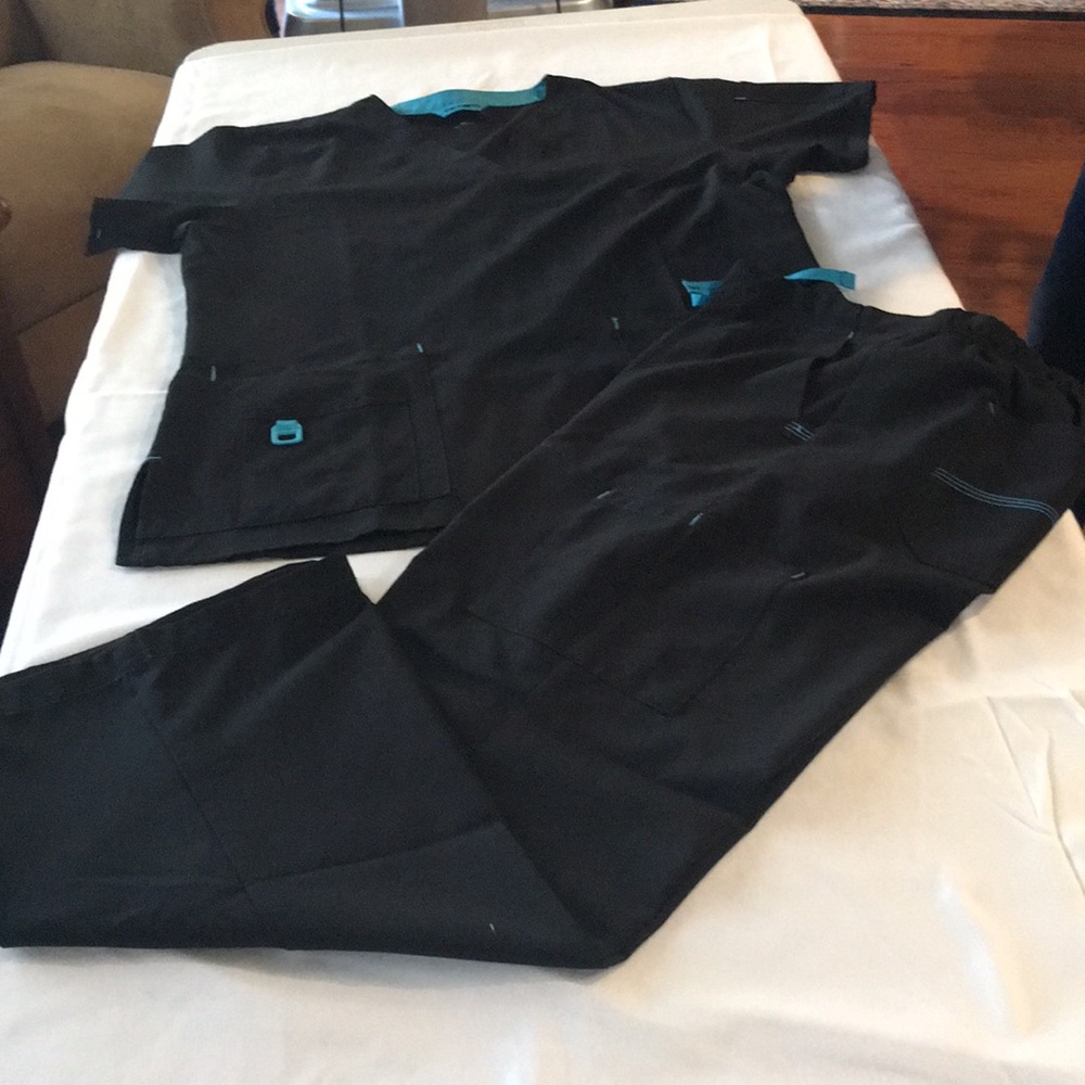 Carhartt Black Uniform top M bottom SP